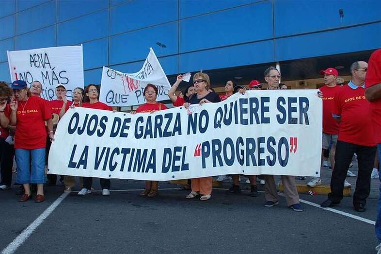 Imagen de archivo de una protesta vecinal por la ampliación del Aeropuerto de Gran Canaria/TA.